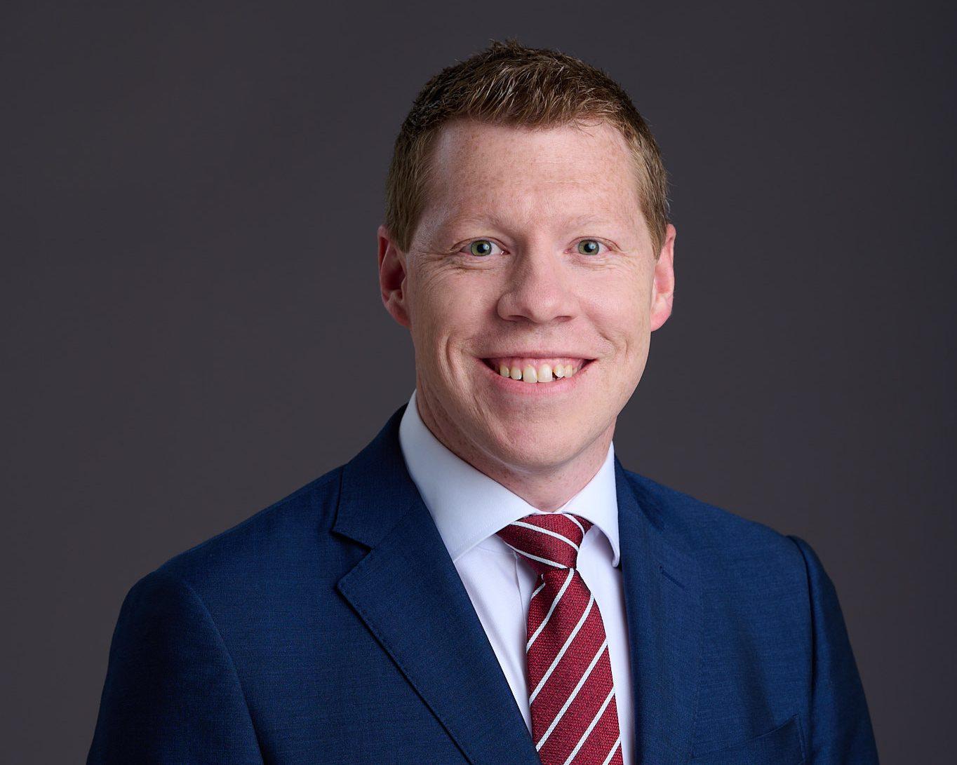 Hon Joe Szakacs MP